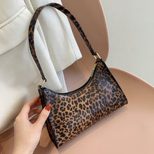 Load image into Gallery viewer, Leopard print Handbag